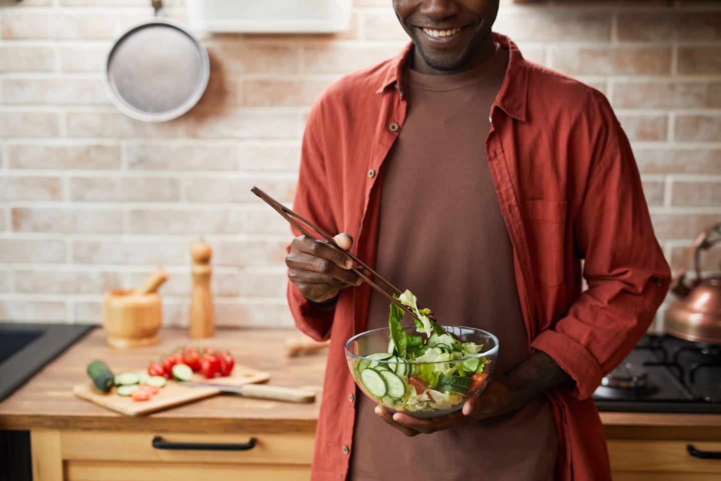 9 Things to Offer to Attract All Restaurant Positions